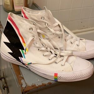 PRIDE Converse